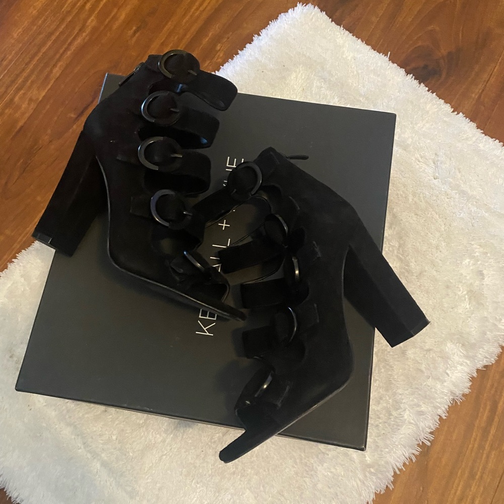 Blk suede open strappy boot - Picture 4 of 7